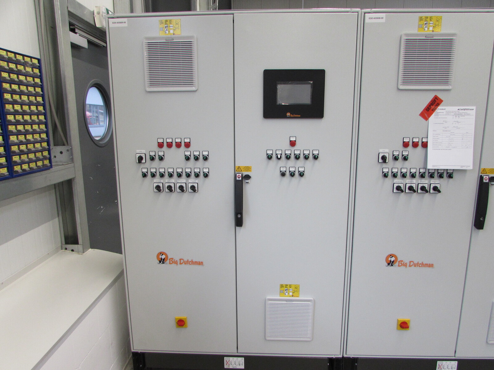 Control cabinet broilers climate/feeding/lighting